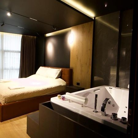 King'S Apartment Корча Екстериор снимка