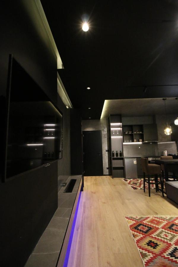 King'S Apartment Корча Екстериор снимка