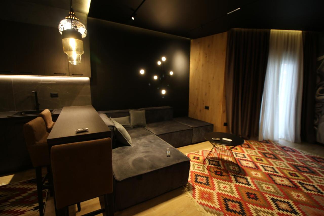King'S Apartment Корча Екстериор снимка
